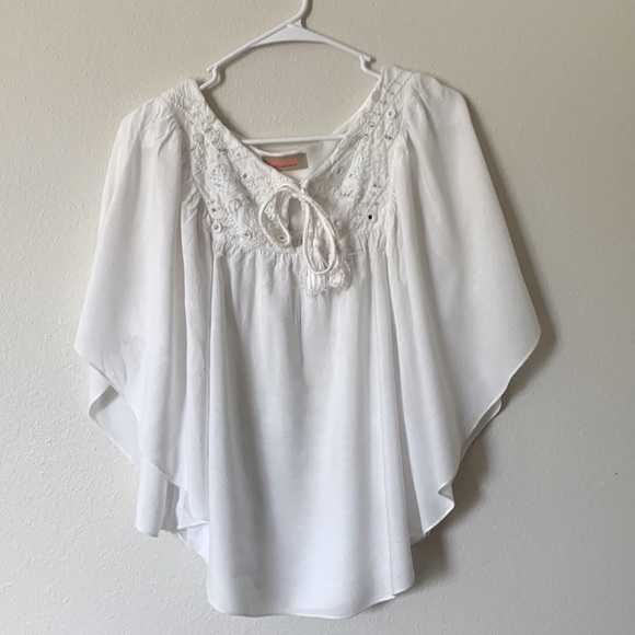 Beautiful white blouse with details in front Size S from Stradivarius - Picture 1 of 2